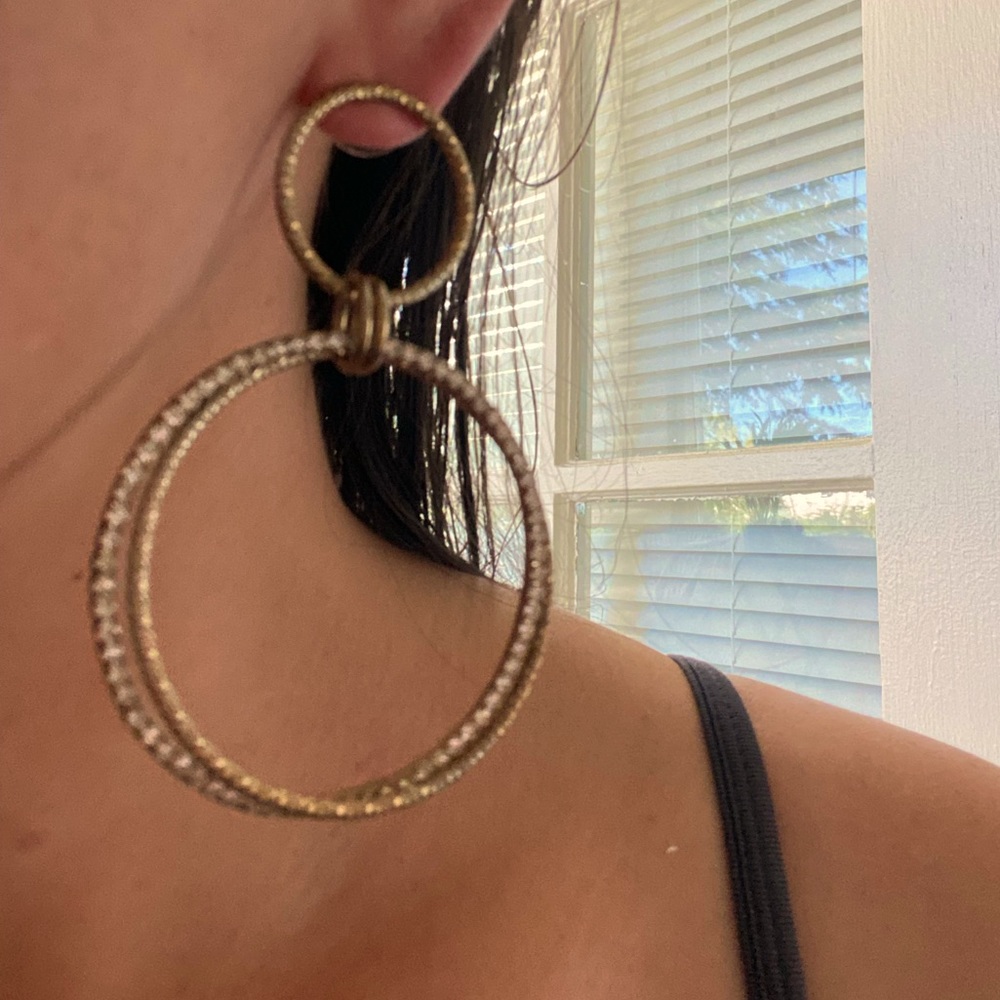 Cache Statement Earrings - Picture 2 of 3